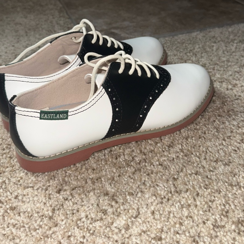 Eastland Sadie Saddle Women’s Oxford Shoe